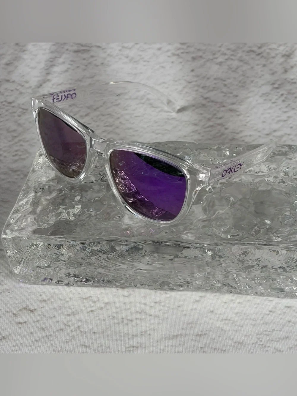 NWT Oakley Frogskins Polarized Clear Frame Purple Violet Lenses w/Case & Box